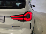 リアランプ 立体的な造形としてBMWらしい個性的なリアビューを明確化しました。