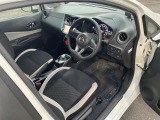 運転席前列シートです。