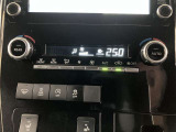 オートエアコンなので室内で快適に過ごせます。