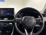 使いやすく運転しやすいレイアウトの運転席周り。