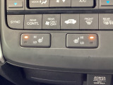 運転席と助手席にシートヒーターが付いています☆寒い時期に腰周りを温めてくれるので体全体が温まりやすいのは勿論、暖房と違い顔に風が当たらないので、乾燥肌やドライアイの方でも大丈夫☆