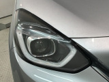 LEDヘッドライトは、点灯の瞬間から最大光量を発揮し、突然暗くなるトンネルなどでの安定感を高めます。
