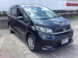自社整備工場で点検整備をおこなってからお渡ししています。車検が残っている場合は『12ヶ月点検整備』を、車検整備付きの場合は『車検整備』をおこないます。整備費用は車両本体価格に含まれています。