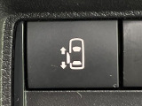 【パワースライドドア】スマートキーや運転席のスイッチでスライドドアの開閉が可能♪電動だから力を入れてドアを開ける必要が無く、小さいお子様でも、重い荷物を持っている時もラクに開け閉めできます♪