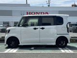 当店では程度の良い高年式のお車から、お手頃な価格のお車まで様々な車種を取り揃えております。お車に関することならなんでもご相談頂き、一人一人のお客様と深く長いお付き合いをさせて頂きたいと思っております。