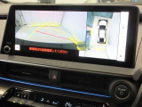 パノラミックビューモニター付きです。車両を上から見たような映像をディスプレイオーディオ画面に表示。運転席からの目視だけでは見にくい、車両周辺の状況をリアルタイムでしっかり確認できます。