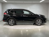 エクストレイル 2.0 20Xi 4WD 3列車