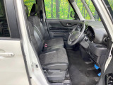 運転席シート廻りは使用感も少なく、良好な状態となっています。丁寧に使われていたことがよくわかりますね。