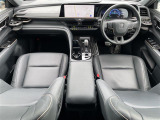 クラウンクロスオーバー 2.5 G アドバンスト レザー パッケージ E-Four 4WD 本革シート