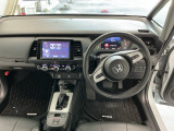 【前方視界】開放的な前方視界!運転がしやすく疲れにくいです♪窓が大きく、見通しがとっても良いおクルマですよ♪