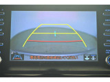 バックガイドモニターで、後方を確認しながら安心して駐車することができます。運転初心者も熟練者も必須の機能ですよ!