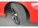 タイヤサイズは225/40R18です