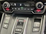 運転席/助手席シートヒーターで寒い日もすぐに温かくなり快適に過ごせます。3段階の温度調整が可能です