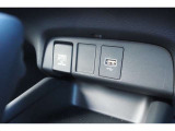 【USBジャック】運転中でもスマートフォン等の充電ができるUSBジャック付き!充電を気にすることなく、ドライブ中の音楽再生や通話等をお楽しみ頂けます!