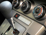 Scion xB 10 Series(10周年記念限定車)/新車並行/実走行/専用プレミアムカラ-(Silver lgnition)/専用グラファイト16AW/専用イルミネ-ション発光ダッシュパネル/前後LEDバッジ/LEDアクセントライト/逆輸入車