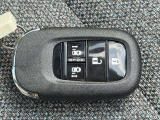●仕入れ段階で徹底したチェックを行い、厳しい審査にパスした車だけを展示・販売しています。弊社ではこれをプロチェックと呼び、数十の独自チェック項目に基づき、車の状態を調べ上げています。