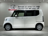 当社の車両には『安心して車選びをしていただくために』お支払い総額を表示しております。税金、自賠責保険料、登録費用、リサイクル料金が含まれており、県内登録及び届出で店頭納車の場合になります。