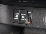 ◆両側電動スライドドア◆狭い駐車場でも乗り降りが楽々♪お子様が隣の車にドアを当ててしまう心配もございません!小さなお子様連れの方もこれで安心。