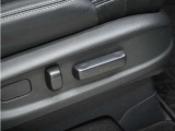 ◆電動シート装備◆シートポジションの調節が電動でできます。体格にあった細かな位置調整ができます!