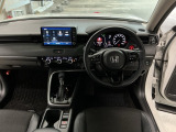 【前方視界】開放的な前方視界!運転がしやすく疲れにくいです♪窓が大きく、見通しがとっても良いおクルマですよ♪