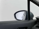 【ブラインドスポットモニター】巻き込み事故防止や、車線変更時の事故も予防します。