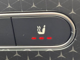 ●フロントシートヒーティング:運転席・助手席共に三段階で調節が可能なシートヒーターを装備しております。季節を問わず快適にご使用いただけます。