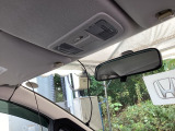ご覧のように、視界が広く運転しやすいように設計されています。また、フルオートエアコンで快適です。