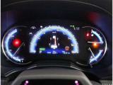 とっても見やすいメーターです。夜間時はラグジュアリーな気分にさせてくれる照明が魅力ですので、夜のドライブも楽しみになりますよ♪