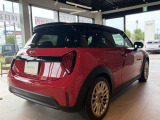 かわいいテールのデザインはほかの車にはない魅力があります。ひと目で&ldquo;MINI&rdquo;とわかるデザインはアナタを虜にしてしまうかもしれません