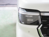LEDヘッドライトは、点灯の瞬間から光量を発揮し、突然暗くなるトンネルなどでの安定感を高めます。
