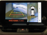 車両を上から見たような映像を映し出すパノラミックビューモニター付きです。