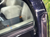 ブラインドスポットモニター ドライバーの死角に他の車を検知すると、ドアミラーの小さな警告灯が点灯。安全に車線を変更できます。ステアリングホイールを制御して衝突を回避するアシストをします。