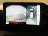 バック時の運転をサポートするバックガイドモニター&パノラミックビューモニター