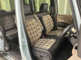 乗降がしやすい運転席。高さが調節できて小柄な方でも運転しやすいポジションをとることができます。