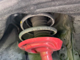 お車を安心してお乗りいただく為には、足回りの定期点検が欠かせません。サービスサポート(有償保証)では無料点検もご提供しており、安心のカーライフをお過ごしいただけるサポート体制が整っています。