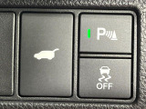 【パワーバックドア】スマートキーや運転席のボタンを押すだけでリアゲートが自動で開閉します!荷物を持っている時や、高い位置にあるバックドアを閉める際に便利な機能です♪