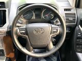 【純正革巻きステアリング】上質な革を使用することで、手にしっかり馴染みとても運転しやすいハンドルです♪