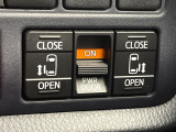【両側パワースライドドア】スマートキーや運転席のスイッチで後席両側スライドドアの開閉が可能♪電動だから力を入れてドアを開ける必要が無く、小さなお子様でも簡単に開け閉めでき快適です♪