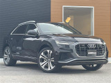 アウディ Q8 55 TFSI クワトロ デビューパッケージ Sライン 4WD