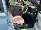 シンプルながらホールドの良いシートです。 しっかりホールドしてくれるシートの方が長く座っていても疲れにくいです!