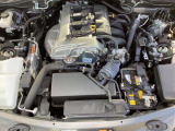 ロードスターRFのために専用設計されたSKYACTIV-G 2.0は、ソフトトップ車の「使い切る喜び」とは違い余裕をもった走行を可能にした「余す喜び」をテーマにしております。