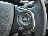 ◆アダプティブクルーズコントロール◆予め設定した車速内でクルマが自動的に加減速。前走車との適切な車間距離を維持しながら追従走行します。【LKAS】車線維持支援システムでステアリング操作を支援。