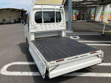 【県外のお客様】全国登録納車可能です。陸送料金を別途頂ければ、ご指定場所でご納車致します。詳しくはスタッフまでお尋ね下さい。