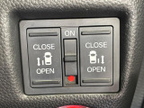 【両側パワースライドドア】スマートキーや運転席のスイッチで後席両側スライドドアの開閉が可能♪電動だから力を入れてドアを開ける必要が無く、小さなお子様でも簡単に開け閉めでき快適です♪