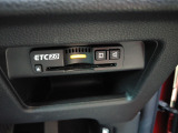 ETC付。高速道路の料金所はキャッシュレスで通過です。サービスエリア等にあるスマートインターの出入りも利用可能でとっても便利。ご納車後すぐにお使い頂けるようセットアップしてのお渡しとなります。