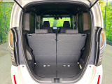 普段のお買い物や通勤、送迎等に十分な荷室スペースを確保しております。セカンドシートを倒すと、大きな荷物の積載も可能です♪