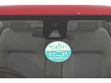 予防安全機能「スマートアシスト」を装備しています。安全機能の詳細は販売店スタッフまでおたずねください。機能を過信せず、必ずご自身で安全運転を行ってください。