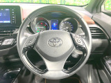 【純正革巻きステアリング】上質な革を使用することで、手にしっかり馴染みとても運転しやすいハンドルです♪