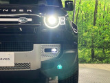 LEDヘッドライトは 長寿命で、省電力性にも優れています。様々な配光パターンにより、明るさを保ちながら、他の車などへの影響を最小限に抑えます。
