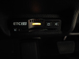 ETC付。高速道路の料金所はキャッシュレスで通過です。サービスエリア等にあるスマートインターの出入りも利用可能でとっても便利。ご納車後すぐにお使い頂けるようセットアップしてのお渡しとなります。